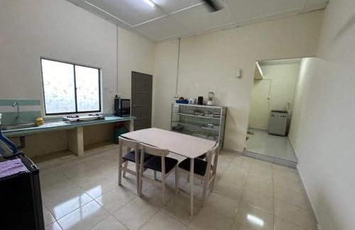 Batu Pahat House | Etosh Homestay 2
