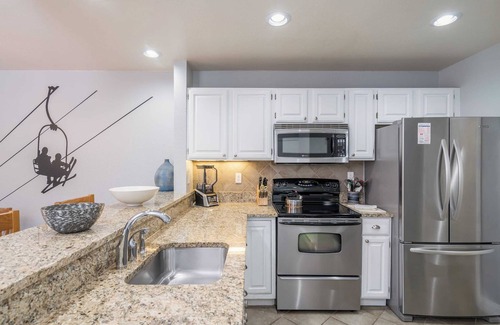 Telluride Cottage | Etta Place Too 107 by Avantstay Close to Town & The Slopes! In Complex w/Communal Pool & Hot Tub