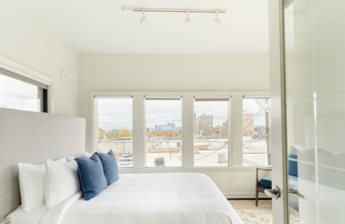 West End Apartment | Euclid Court