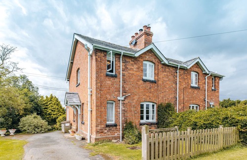 Bridgnorth Cottage | EUDON BURNELL COTTAGE, pet friendly, with open fire in Bridgnorth