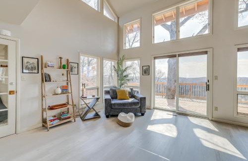 Eureka Springs House | Eureka Springs Gem 2 Decks, Mtn and Lake Views