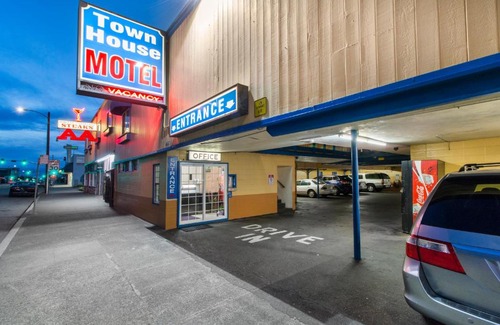 Downtown Hotel | Eureka Town House Motel - Historic Old Town