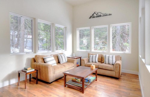 Yosemite West House | Eureka