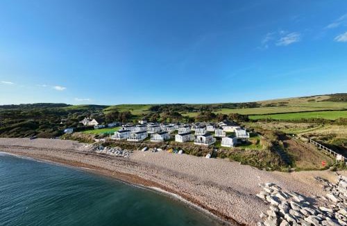 Holworth Resort | Europa Willow Pitch 29 Creek Caravan Park dog friendly