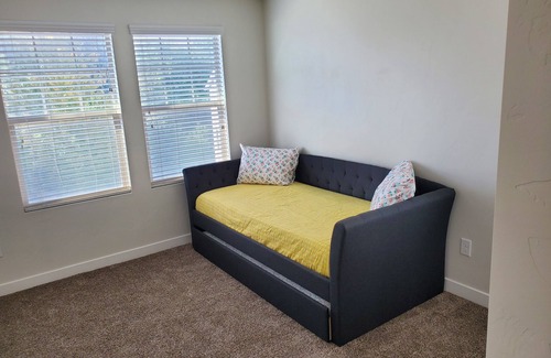 Kaysville House | ✨ European-Style Townhome – Perfect Getaway Near Everything! ✨
