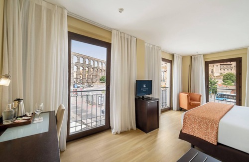 Segovia Old Town Hotel | Eurostars Plaza Acueducto