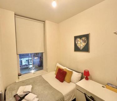 Euston House | Euston Station Central Apartment 161 1 and 3