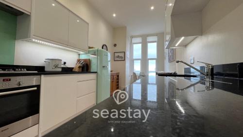 Broadstairs Apartment | Eva's Sea View 2 Bed 2 Bath Parking