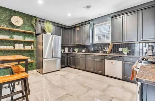 Peoplestown House | Eva’s House – Downtown ATL Getaway (12 Guests)
