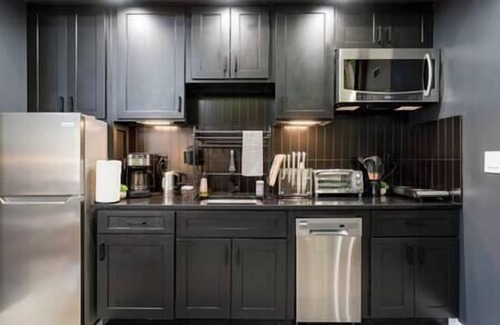 Peoplestown House | Eva’s Zen House – Downtown ATL Retreat (4 Guests)