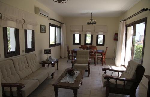 Pissouri Villa | Eve Pissouri Rozaki Villa