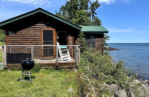 Croftville Cabin | Eve’s Place Lakeside Cabin 1