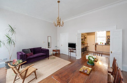 Bath City Centre House | Evelyn House Central Bath Contemporary Art Townhouse