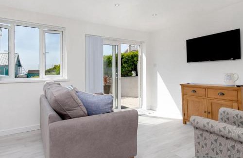 West Looe House | Evelyn - Ukc4036