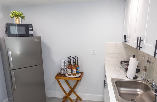 Tamiami House | Ever After Retreat - 5 min from Kendall Hospital