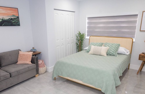 Tamiami House | Ever After Retreat - 5 min from Kendall Hospital