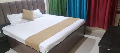 Ghaziabad Hotel | Ever green hotel