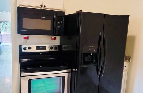 Urban Core Villa | EverBank Stadium Jaguars Lodging House | Sleeps 17 + | Central Jacksonville