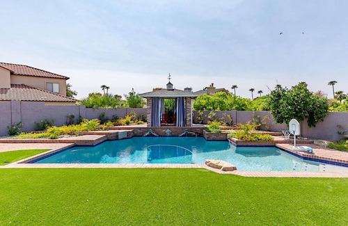 Paradise Valley Village House | Everett Street Retreat