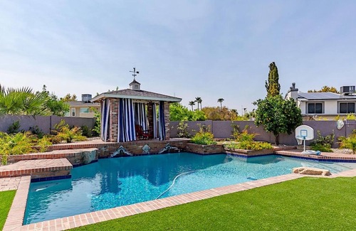 Paradise Valley Village House | Everett Street Retreat
