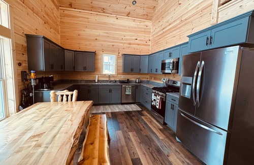 Greenville Cabin | Evergreen Escape - Winter and Summer fun on Moosehead Lake!