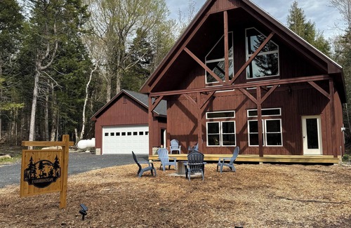 Greenville Cabin | Evergreen Escape - Winter and Summer fun on Moosehead Lake!