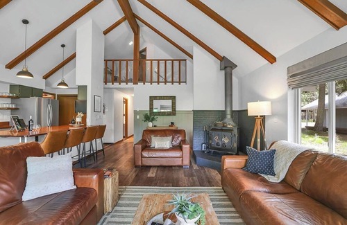 McCall Cabin | Evergreen · Golf Course Cabin! Pets, Bikes, Games, Firepit!