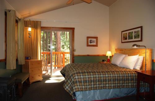 Groveland Cabin | Evergreen Lodge at Yosemite