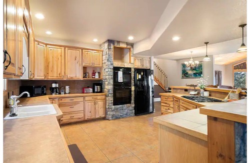 Black Hawk House | Evergreen Lodge @ Missouri Lakes