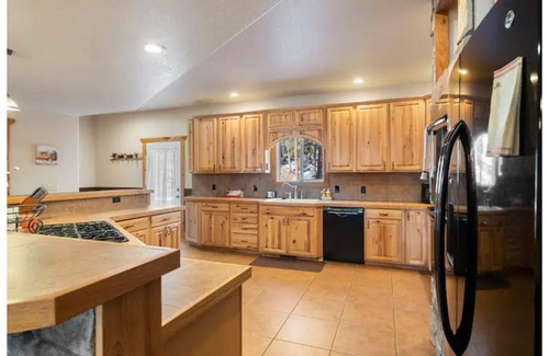 Black Hawk House | Evergreen Lodge @ Missouri Lakes