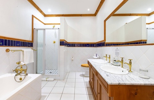 Stellenbosch Central House | Evergreen Manor And Spa