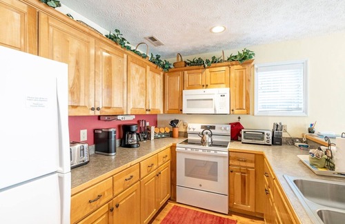 Foscoe Resort | Evergreens 521- 15% DISCOUNT for reservations before June 1st, Mountain Condo, Echota Gated Resor.