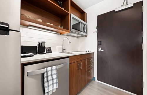 Huntsville Hotel | Everhome Suites Huntsville - Research Park