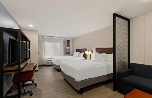 Ontario Hotel | Everhome Suites Ontario