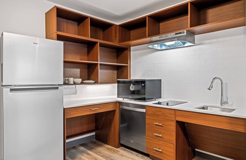 Ontario Hotel | Everhome Suites Ontario
