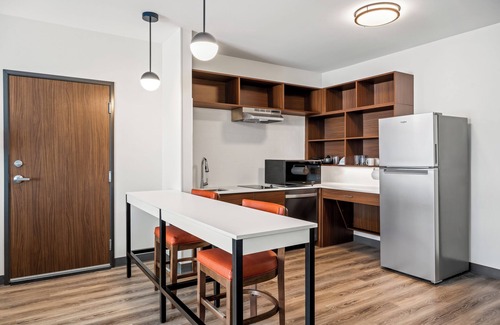 Gates-North Gates Hotel | Everhome Suites Rochester Greece