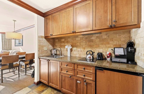 Olympic Valley Resort | Everline Resort -Valley View Suite