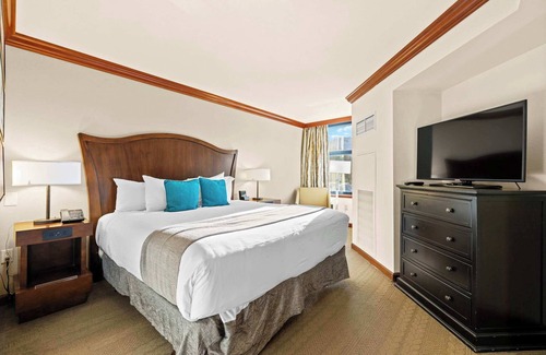 Olympic Valley Resort | Everline Resort -Valley View Suite
