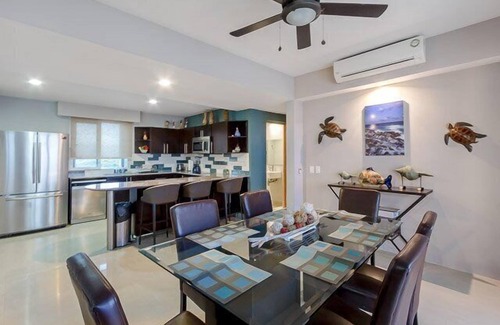 Zona Hotelera Norte Condo | Every Room With Ocean View, Heated Pool
