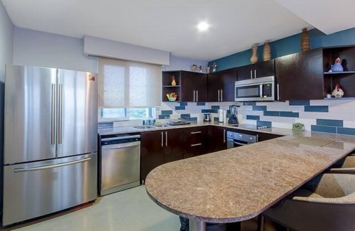 Zona Hotelera Norte Condo | Every Room With Ocean View, Heated Pool