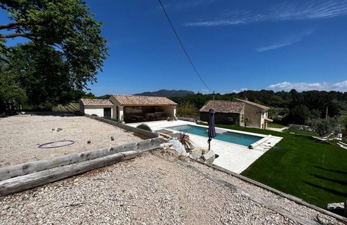 Sarrians House | EVERYTHING TO LIVE OUTSIDE WITHOUT A NEIGHBOR