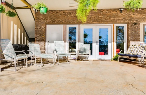 Wedowee House | EVERYTHING YOU NEED IN A VACATION HOME WITH BEAUTIFUL DOCK WITH SUNNING DECK!