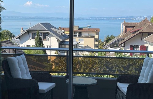 Evian-les-Bains Apartment | Evian appartement confort Vue lac et parking privé