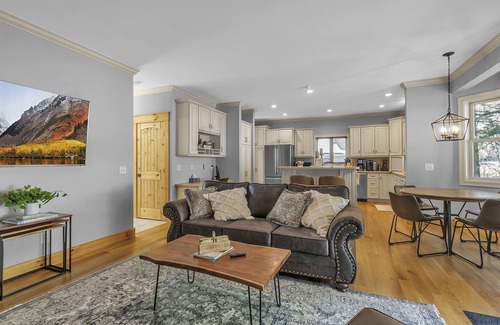 Ellicottville Ski Chalet | EVL Chalet 1/2 mile to Village