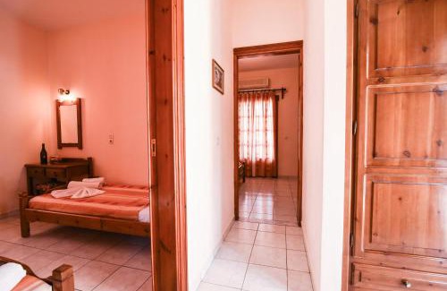 Skopelos Apartment | Evlalia Studios & Villas
