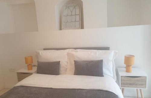 Gravesend Apartment | Evo B - Gravesend 1 Bedroom Flat 2 Min Walk to Station & Town Centre - longer stays available