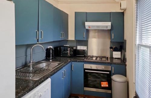 Gravesend Apartment | Evo Stays - 2 bedroom, 2 mins walk to Station