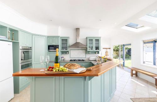 Shoal Bay House | Evoke - Shoal Bay, 2 Leonard Ave , Stylish holiday house with air con, Wi-Fi & boat parking