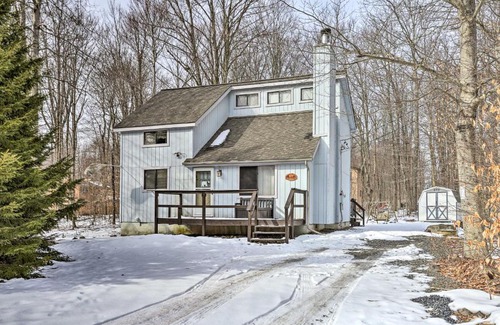 Pocono Lake House | Evolve Getaway with Arrowhead Lake Amenity Access!