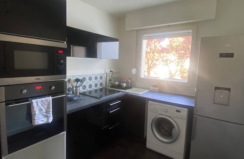 Les Aunettes Apartment | Evry Moon. 70m2, 2 Chambres, Parking. RER à 10 min à Pieds